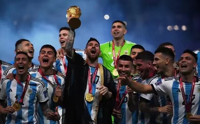 梅西表示：带着冠军球杯继续为阿根廷队效力
