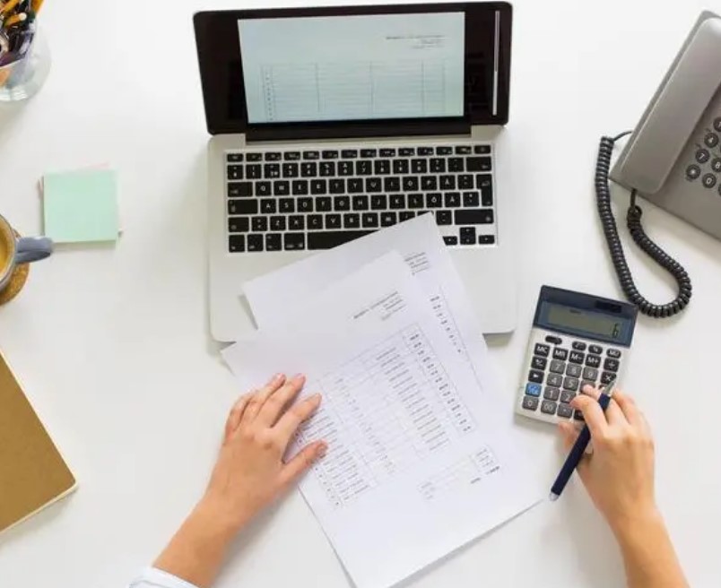 员工因不肯透露手机隐私，而被公司强行辞退（2023员工隐私辞退）