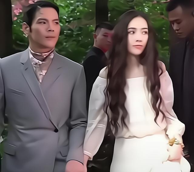 郭碧婷向佐同框懒得装 一个敷衍一个爱搭不理（2023郭碧婷向佐同框懒得装）